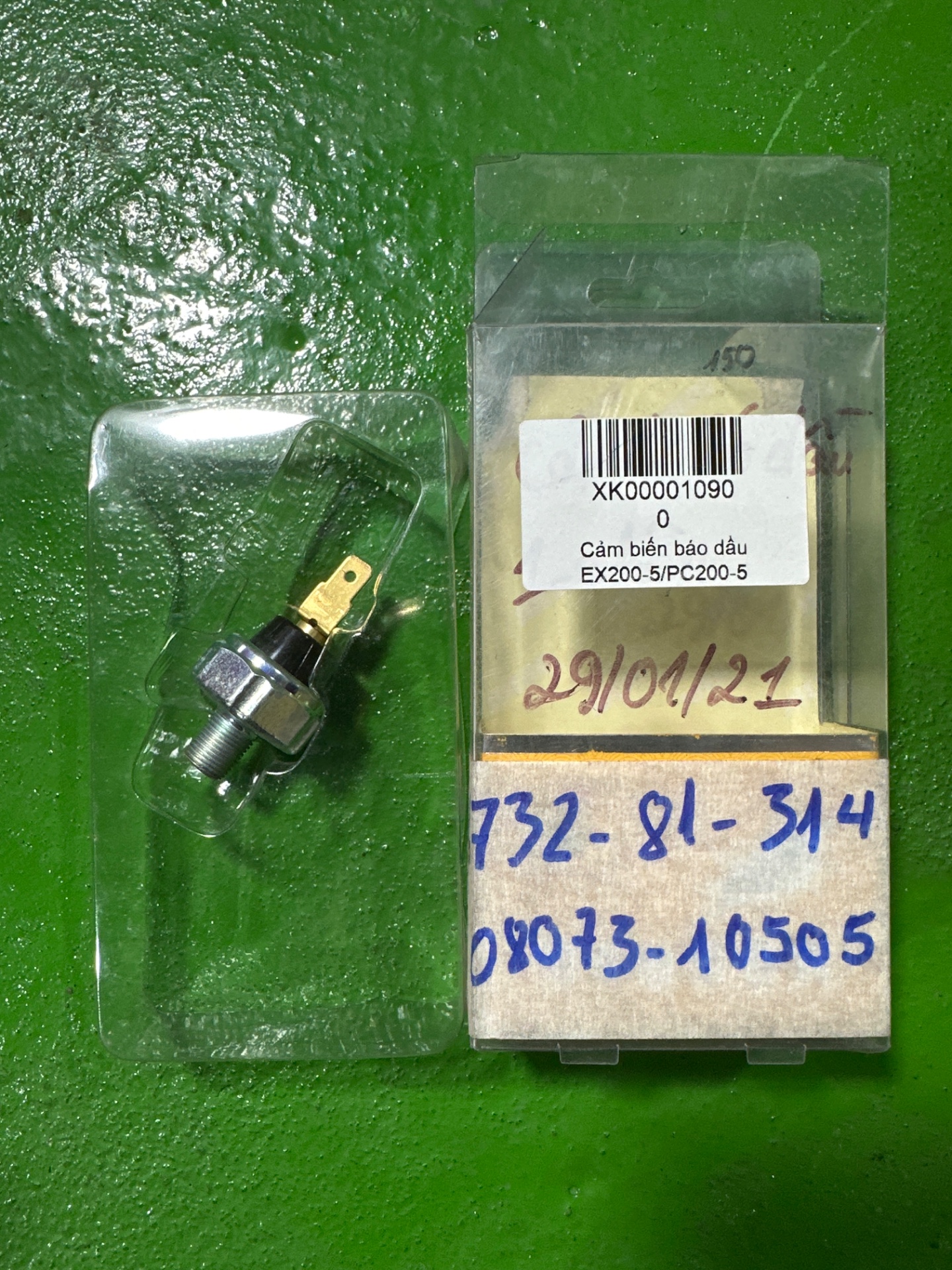 Cảm biến báo dầu 6732-81-3140 1 Cảm biến báo dầu 6732-81-3140 mã tham chiếu 08073-10505